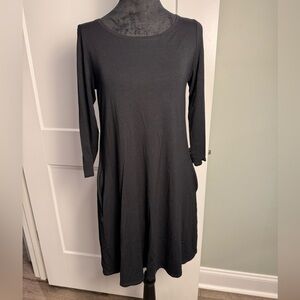 Eileen Fisher black viscose scoop neck knee length dress with pockets LS